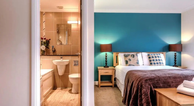 Коттедж с 3 комнатами Lakeview Holiday Cottages