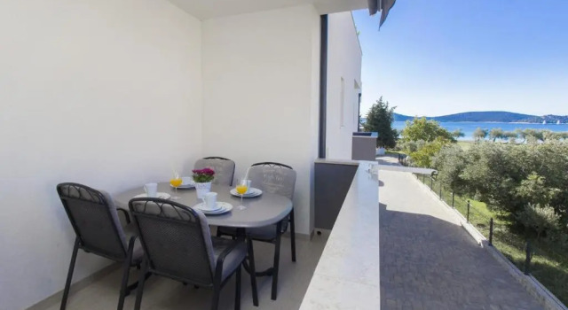 Апартаменты с видом на море Apartments Luka