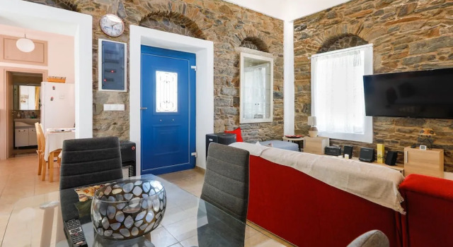 Simplistic Holiday Home in Oinousses with Balcony, Забронировать Отель Хиос Хиос