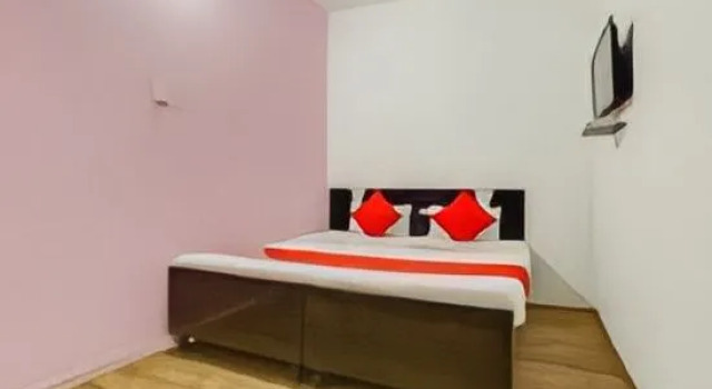 OYO 76067 Spk, Varaa Hotelli Faridabad Haryana
