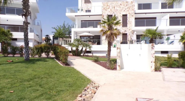 3 Bedroom Luxury Apartment Villamartin
