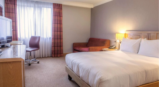 Двухместный семейный номер Standard DoubleTree by Hilton Swindon Hotel