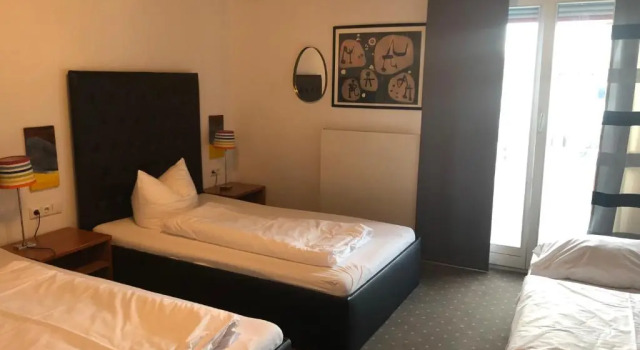 Трёхместный номер Standard Arthotel Restaurant Pfeffermühle