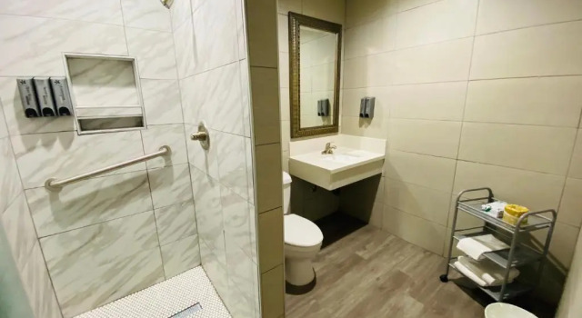 Студия Le Blanc Inn & Suites