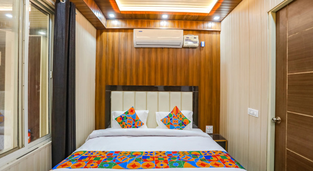 Номер Deluxe FabHotel JMS Residency