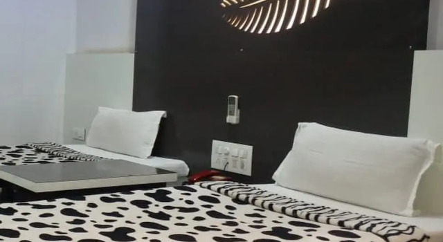 Hotel Decent, Rezerwuj Hotel Hotele w Gujarat ze śniadaniem, Śniadanie