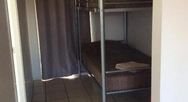 Четырёхместный номер Standard The Gallery Motor Inn