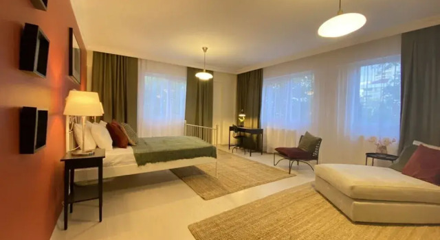 Missafir Modern Flat with Balcony on Bagdat Street, Boek Hotel Kadıköy 