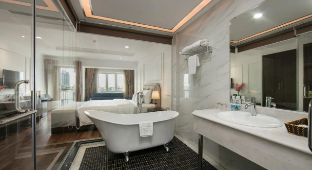 Полулюкс Quoc Hoa Premier Hotel and Spa