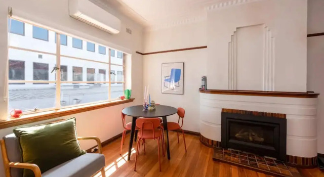 Двухместные апартаменты Charming Art Deco Unit in East Melbourne