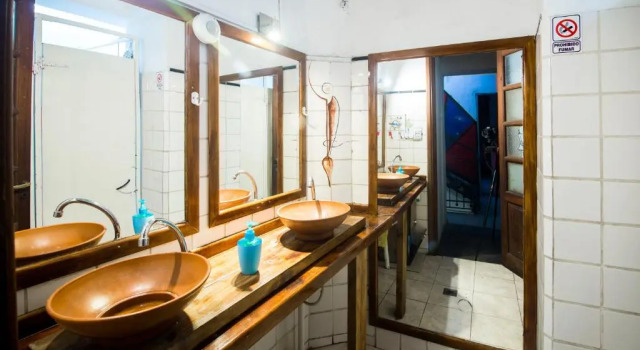 Кровать в общем номере Hostel Why not nva