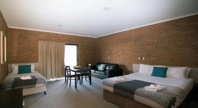 Трёхместный номер Standard Ashleigh Court Motor Inn