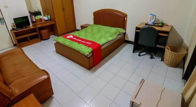 NIDA Rooms Eakachai Soi 47 Chill Place, Забронировать Отель Отели Бангкока с парковкой, Парковка