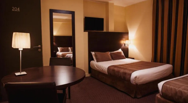 Семейный номер Standard Hotel Astrid Caen centre