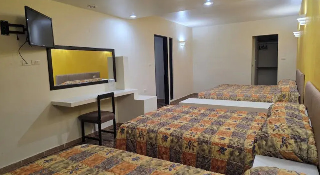 Трёхместный семейный номер Standard Hotel Tamuin