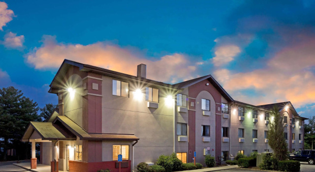 Super 8 by Wyndham Lexington Park/California Area, Rezerwuj Hotel Lexington Park Maryland