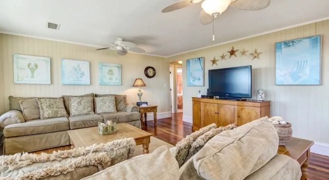 Коттедж Rustic Oceanfront Cottage