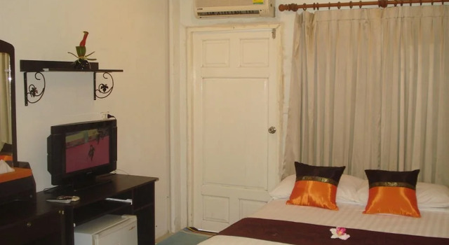 3rd Street Cafe& Guesthouse