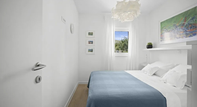 Urban loft next to the beach, Забронировать Апартаменты/квартира Трогир 