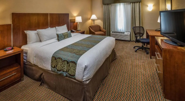 Люкс Best Western Airport Inn & Suites