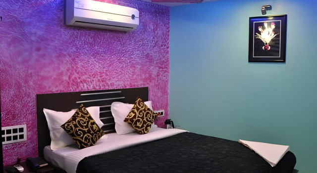 Hotel Planet Plaza, Забронировать Отель Отели штата Махараштры с завтраком, Завтраки