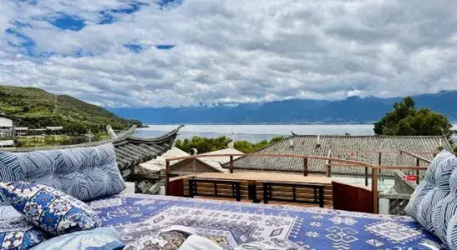 Dali · Moon Valley Designer Meishu (Double Corridor Changyu Store), Book Hotel Dali Yunnan