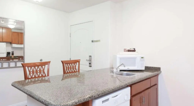 Четырёхместный люкс c 1 комнатой Hawthorn Suites