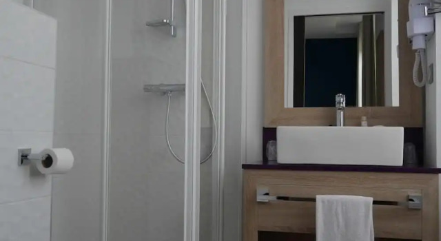 Номер Comfort Grand Hôtel Brive