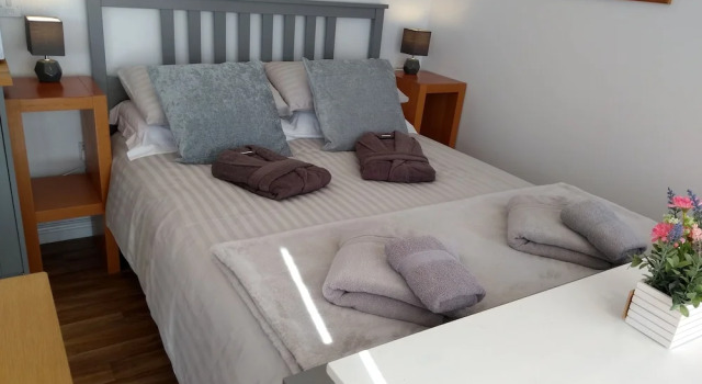 Cleeves Cabins Ailsa Luxury Lodge with hot tub, Забронировать Дом для отпуска Далри Эйршир