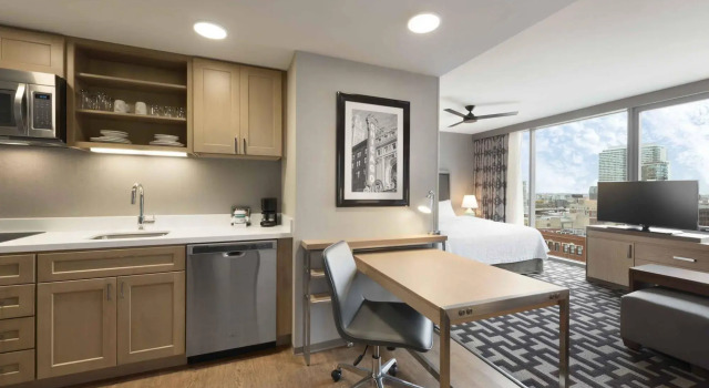 Homewood Suites by Hilton Chicago West Loop Fulton Mkt Area, Rezerwuj Hotel Hotele w Illinois z parkingiem, Parking