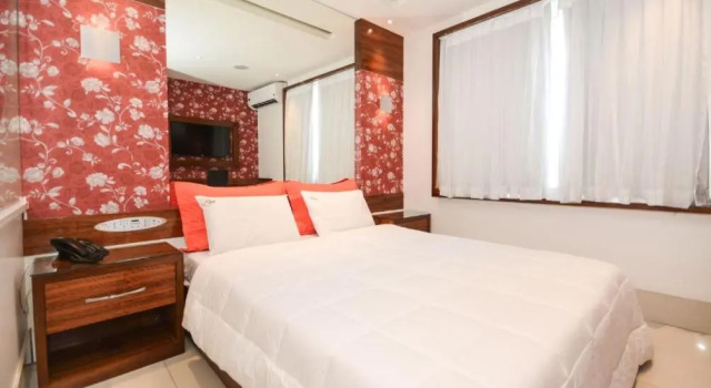 Номер Deluxe Vox Hotel
