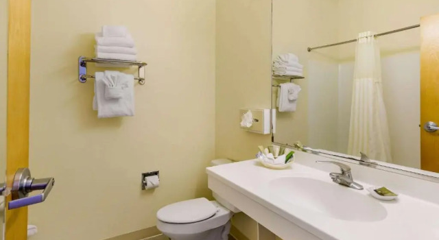Четырёхместный номер Standard The Carriage House Inn Newport
