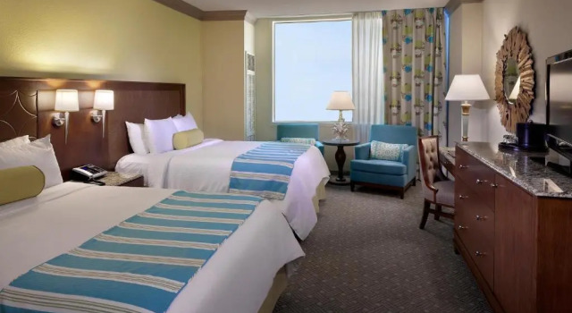 Четырёхместный номер Standard с видом на окрестности Moody Gardens Hotel Spa and Convention Center