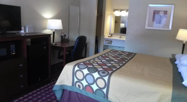 Номер Standard Super 8 by Wyndham Kerrville TX