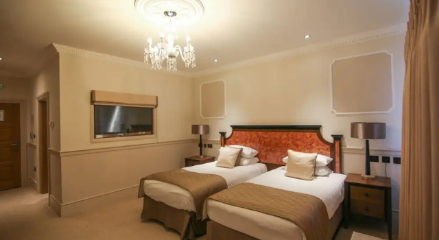 Tracy Park Hotel and Country Club, Забронировать Отель Отели Англии с завтраком, Завтраки
