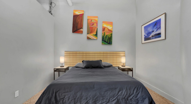 Comfortable 1BR Apt in historic Downtown building, Забронировать Отель Отели Денвера с бассейном, рядом с Бейсбольный стадион «Курс-филд», Бассейн