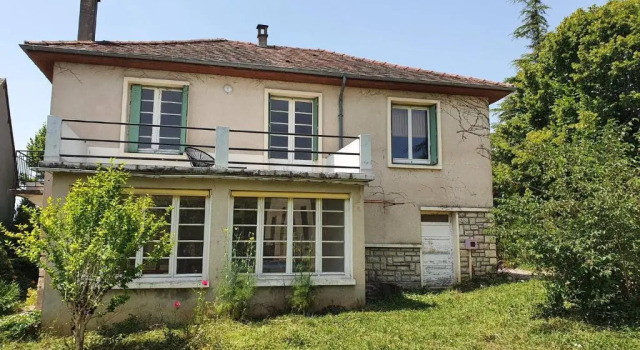Big summer house in the charming village of Meyssac, Rezerwuj Hotel Meyssac Correze