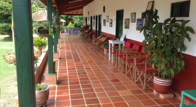 Четырёхместный номер Standard с красивым видом из окна Villa Liliana Lodge Mesa de los Santos
