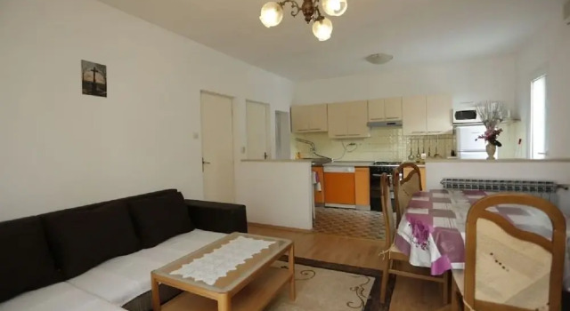 Dina - 3 Bedrooms - A1, Varaa Hotelli Hotellit Split-Dalmatia pysäköinnillä, Pysäköinti