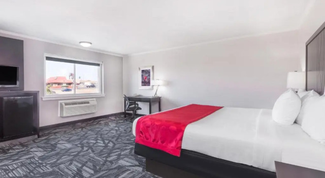 Полулюкс Ramada by Wyndham Tuscaloosa
