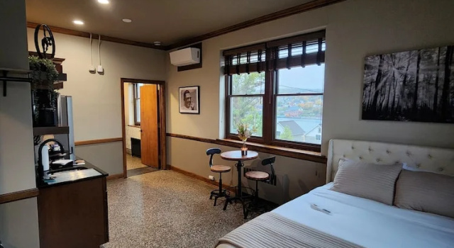 Люкс The Lodge Luxury Suites