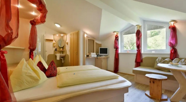 Номер Comfort Bed & Breakfast Landhaus Strasser