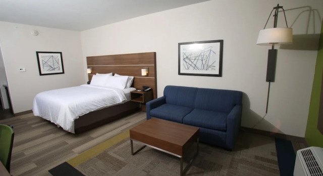 Двухместный люкс Holiday Inn Express & Suites - Lincoln Downtown by IHG