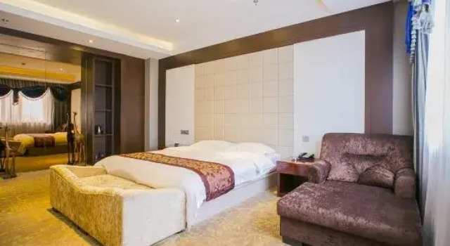 Люкс Business Jijia Business Hotel (Hailin High-Speed Railway North Station)