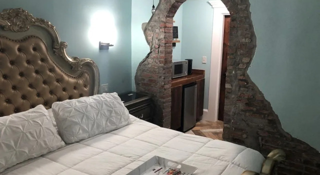 Haunted Hotel New Orleans, Забронировать Отель Французский квартал Новый Орлеан, рядом с Art In Bloom Gallery and Studio