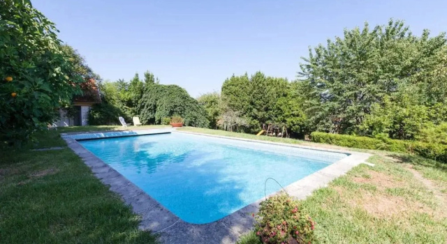 Apartment With one Bedroom in Valpedre, With Shared Pool and Terrace