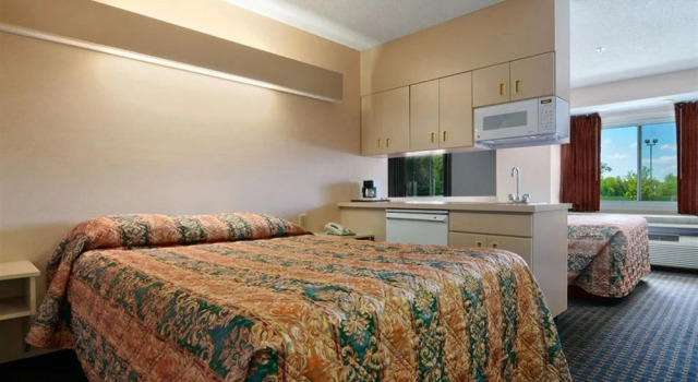 Regency Inn and Suites Atlanta / Lawrenceville GA, Buchen Sie Hotel Lawrenceville Georgia