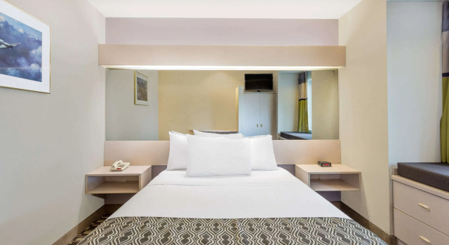 Microtel Inn & Suites by Wyndham Richmond Airport