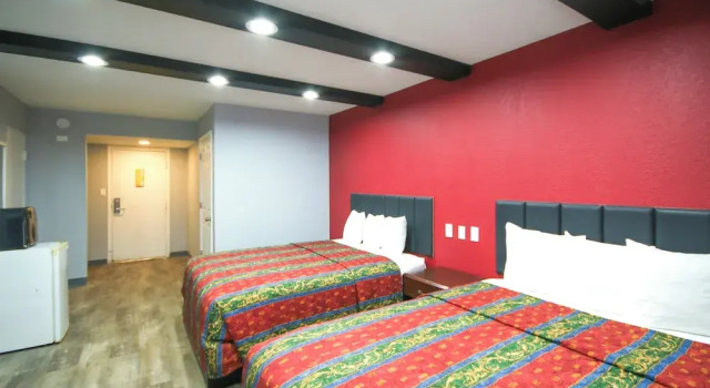 Suite Marshall Lodge By OYO Hwy 65