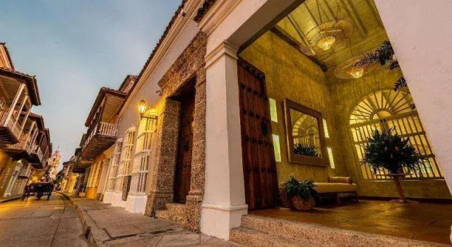 Moet Casa Heredia, Забронировать Отель Отели Картахены 4 звезды, рядом с Custom's Square, 4*